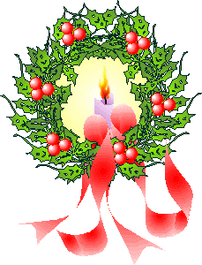 Рождественский венок из веток и ягод падуба со свечой и лентой